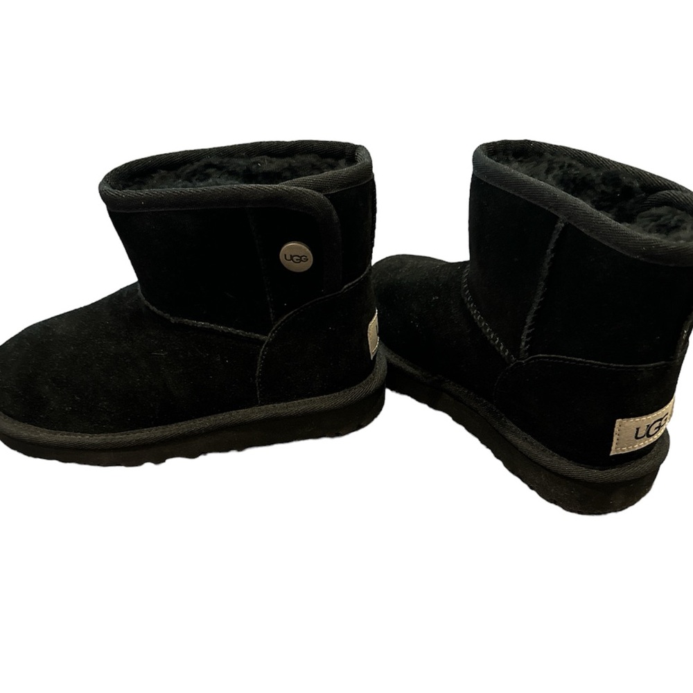 NWOT UGG Jona Boot - Kids' size 12